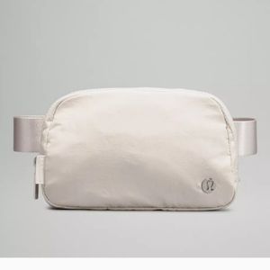 Lululemon everywhere belt bag 1L
